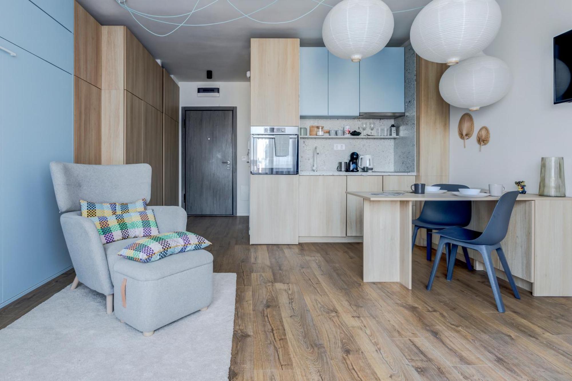 New - 300m Subway - 10 Mins Centre Apartment *