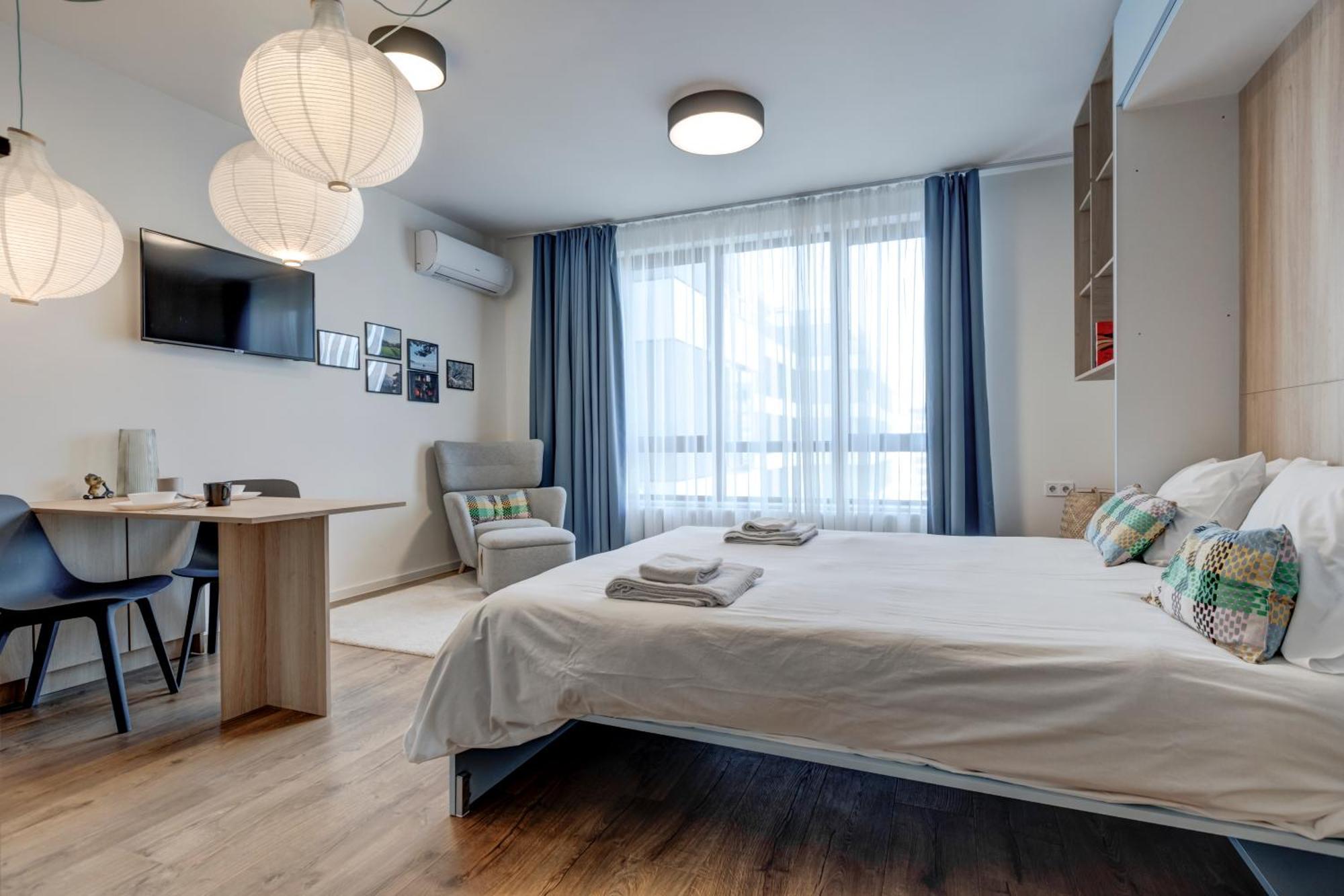 New - 300m Subway - 10 Mins Centre Apartment